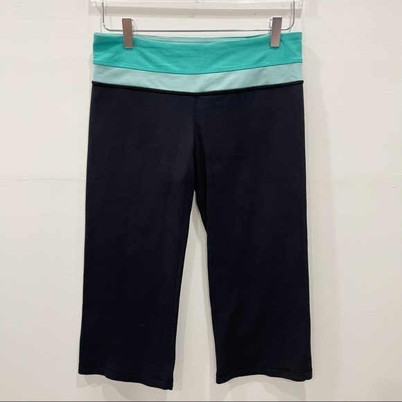 Lululemon Groove Crop Athleisure Size 8 Colorblock Waistband - Picture 1 of 7